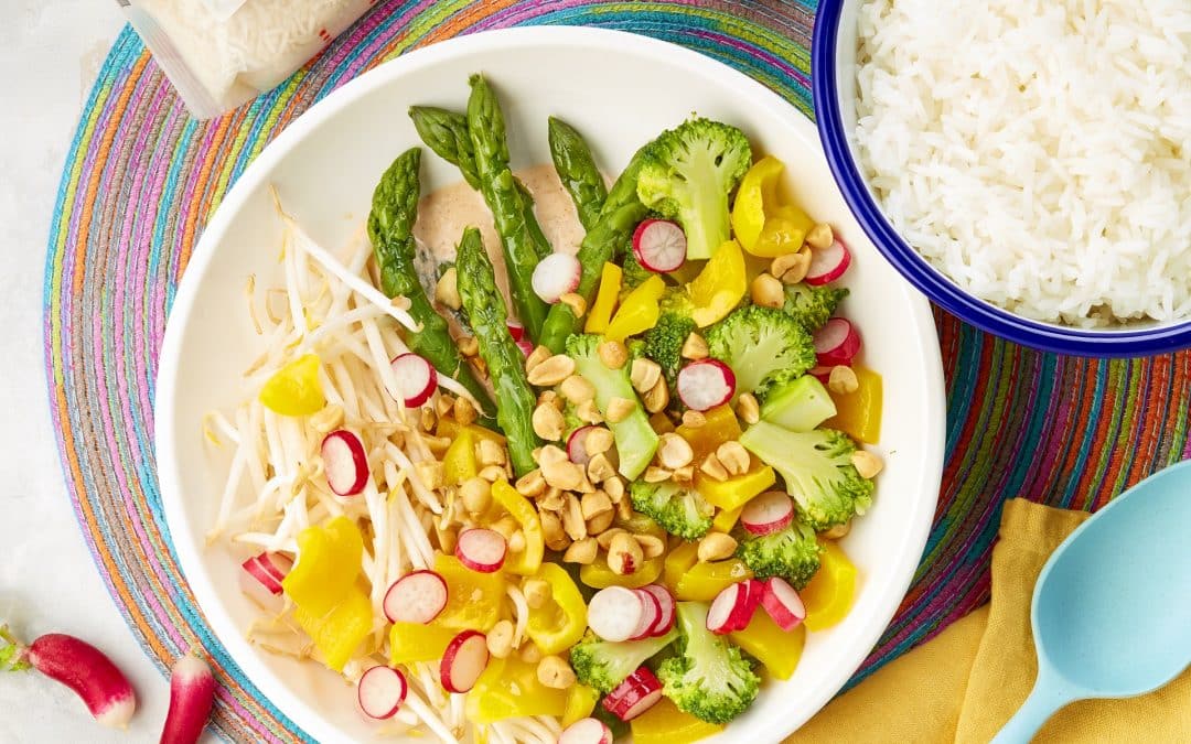 Riz thaï blanc aux légumes croquants